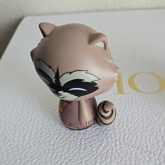 Red Deadpool Cowboy and Rocket Figurine Set - Picture 8 of 10